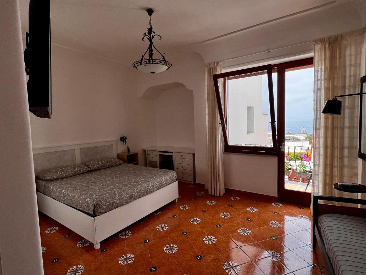 Casa Dora Bed and Breakfast Anacapri  Exteriör bild