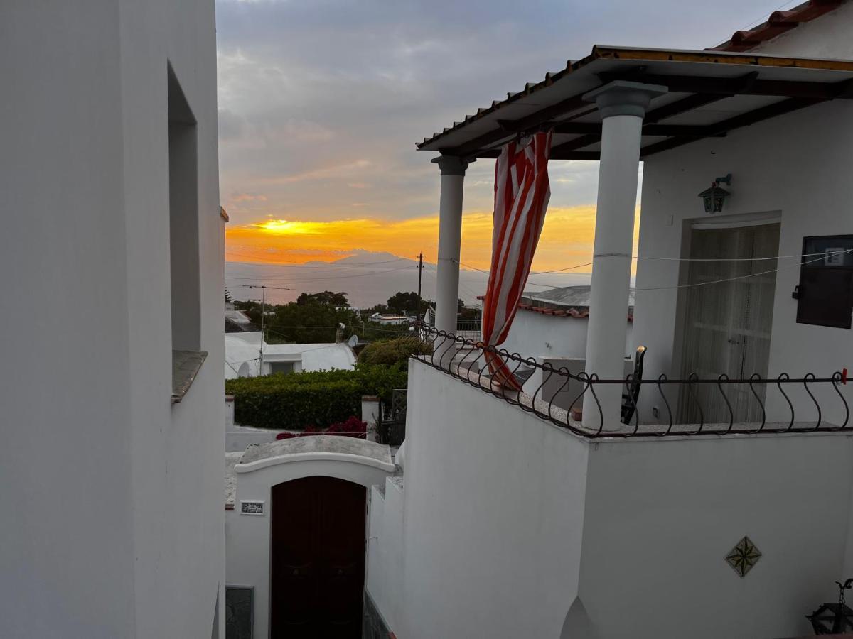Casa Dora Bed and Breakfast Anacapri  Exteriör bild