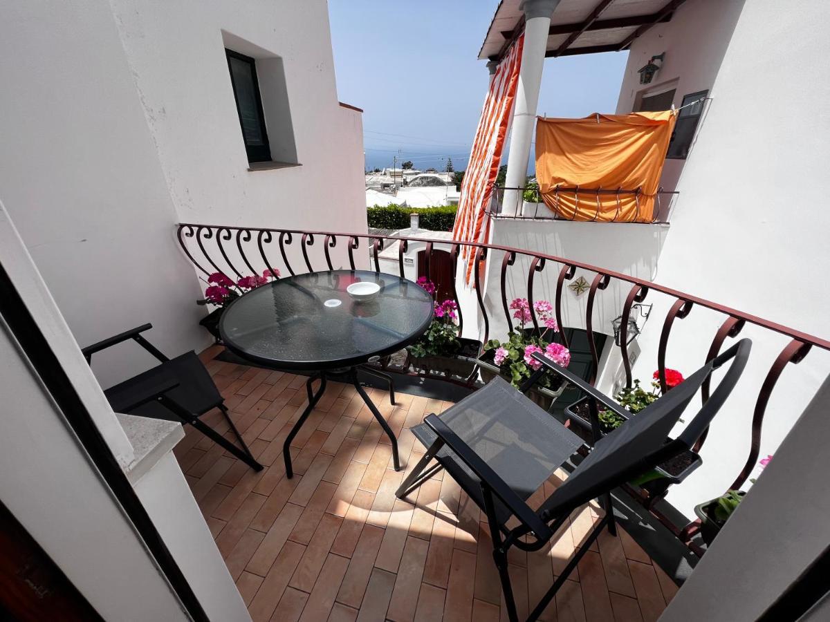 Casa Dora Bed and Breakfast Anacapri  Exteriör bild